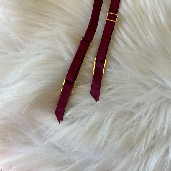 Victoria’s Secret 
Floral Lace Garter Belt - Picture 3 of 4